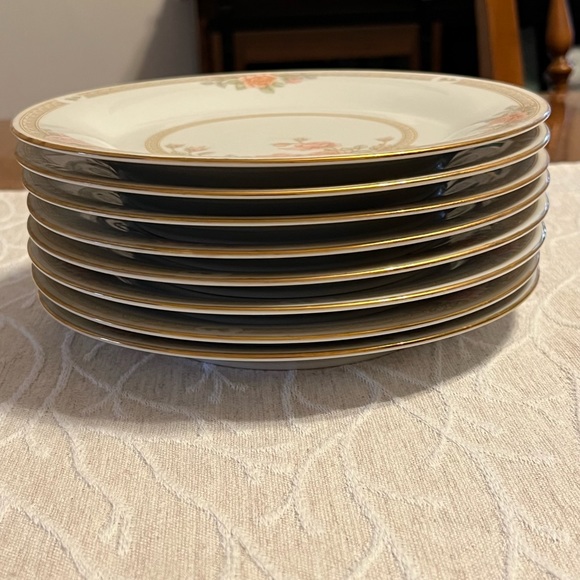 Vintage Crown Ming Fine China Christina small appetizer plates - Picture 2 of 9